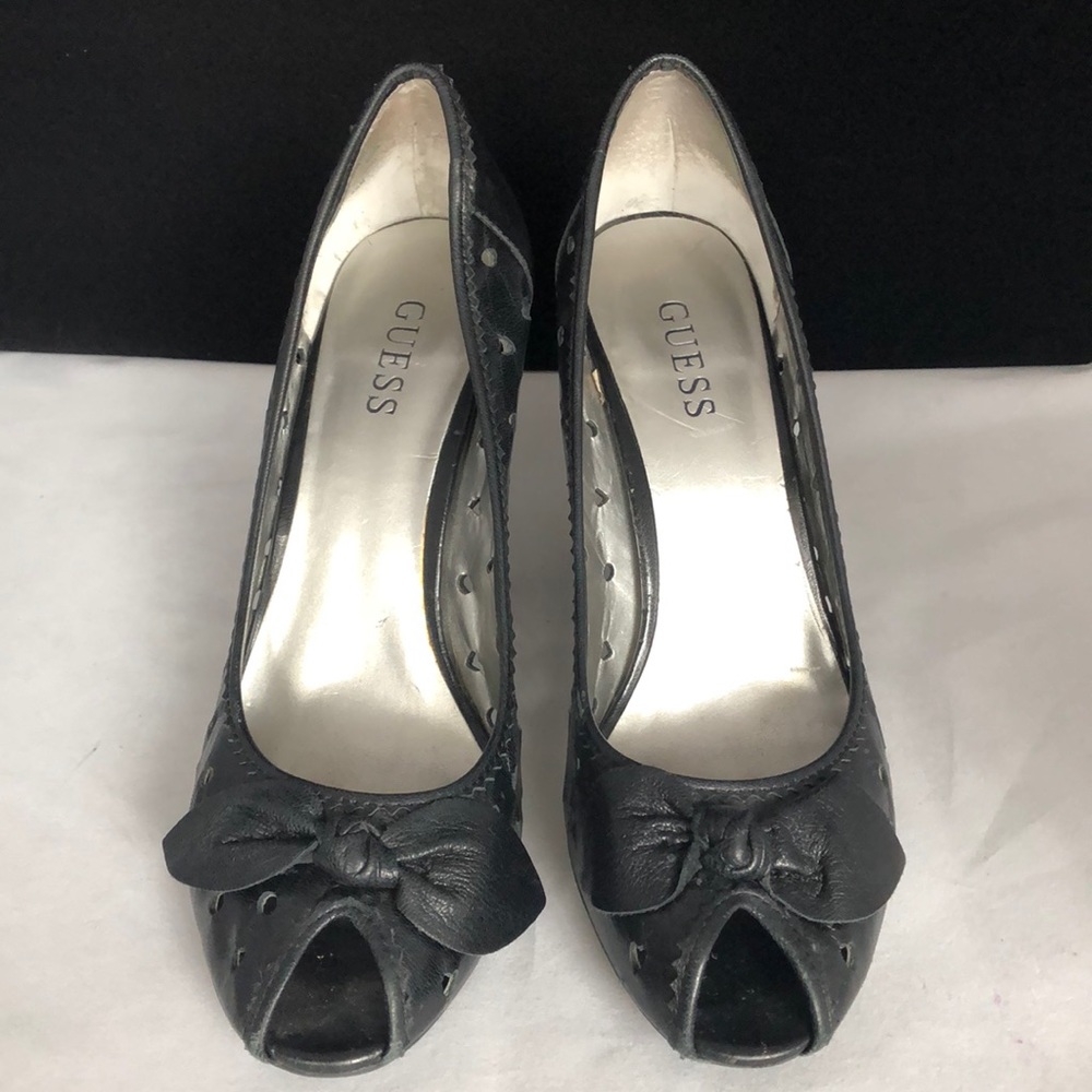 GUESS Heart Pumps - Picture 2 of 5